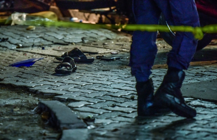 ބޮމުގެ ހަމަލާ: ބެންޗް އުވުނަސް ޝަރީއަތް އަލުންނުފަށާނެ