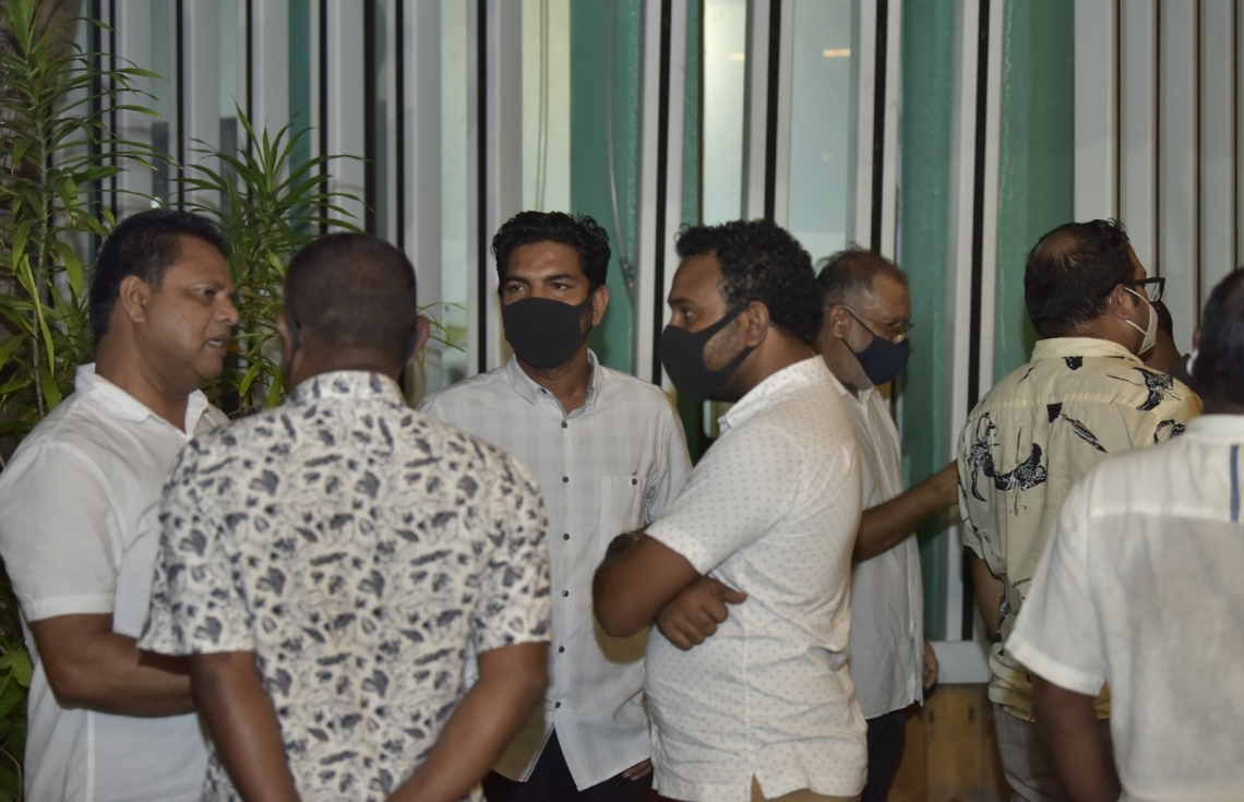 ރައްޔިތުންގެ މަޖިލީހުގެ ރައީސް މުހައްމަދު ނަޝީދަށް އަމާޒުކޮށް ދިން ހަމަލާއަށް ފަހު ސަލާމަތީ ބާރުތަކުން ހަރަކާތްތެރިވަނީ. -- ފޮޓޯ: ނިޝާން އަލީ/މިހާރު