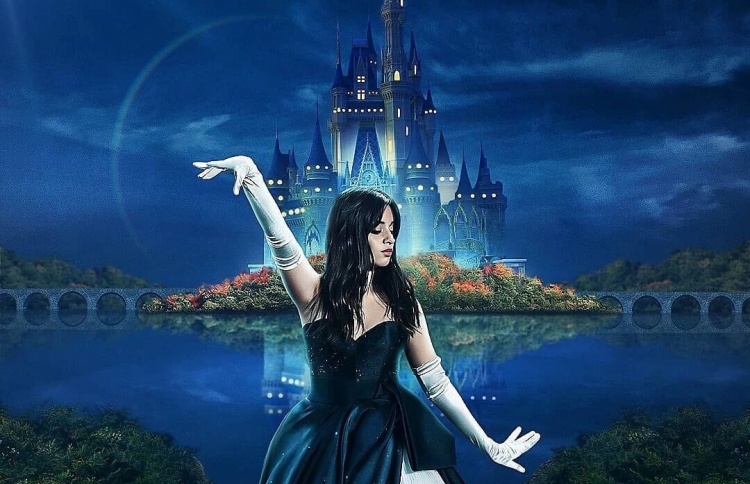 "ސިންޑްރެއްލާ" ޕޯސްޓަރެއް.