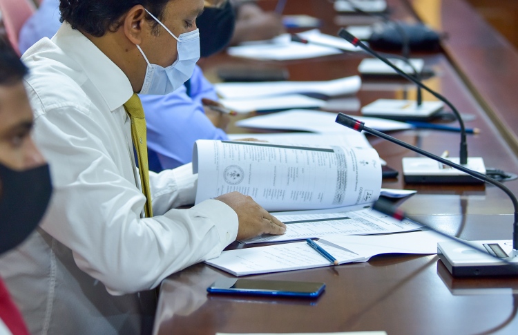 ތަހުގީގެއް ނެތި އެތައް ބަޔަކު ކުށްވެރިންނަށް ހަދައިފި