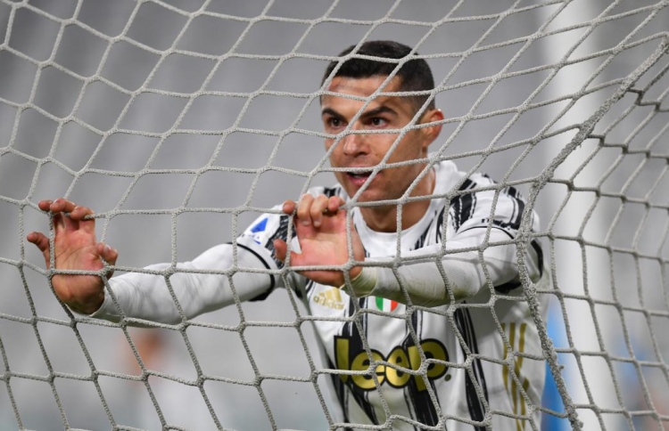 ރޮނާލްޑޯ ޕްރެކްޓިސް ދޫކޮށްލުމުން ކުޅުންތެރިން ހިތްހަމަ ނުޖެހިއްޖެ