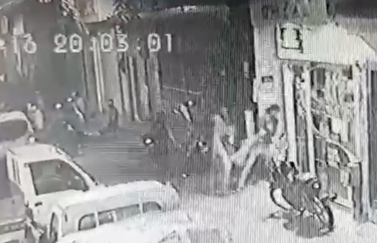 އަންހެނަކު ގަދަކަމުން ގޯޅިގަނޑަކަށް ވެއްދި މީހާ ޖަލަށް