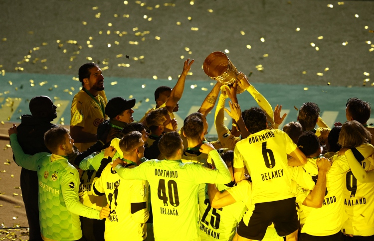 ޖަރުމަން ކަޕްގެ ޗެމްޕިއަންކަން ޑޯޓްމަންޑް ހޯދައިފި