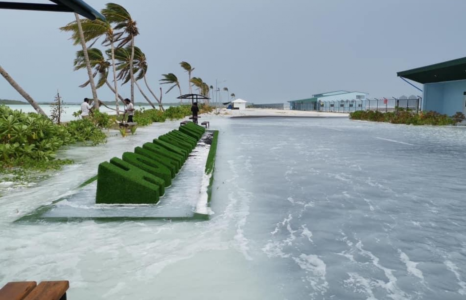 ރާއްޖެއަށް މިހާރު ކުރަމުންދާ ވިއްސާރާގައި ހޯރަފުށީ އެއާޕޯޓަށް ރާޅު އަރާފައި --.ފޮޓޯ: ސޯޝަލް މީޑިއާ