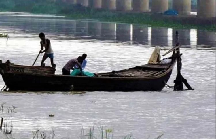 ކޮވިޑްގައި މަރުވާ މީހުން އިންޑިއާގައި ކޯރުތަކަށް އަޅަނީ