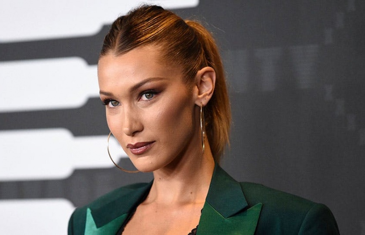 އެމެރިކާގެ މަޝްހޫރު މޮޑެލް ބެލާ ހަޑީޑް.