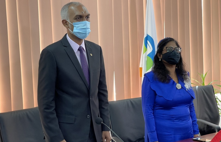 މާލޭގެ އާ މޭޔަރާ އެކު ކައުންސިލަރުން ހުވާކޮށްފި