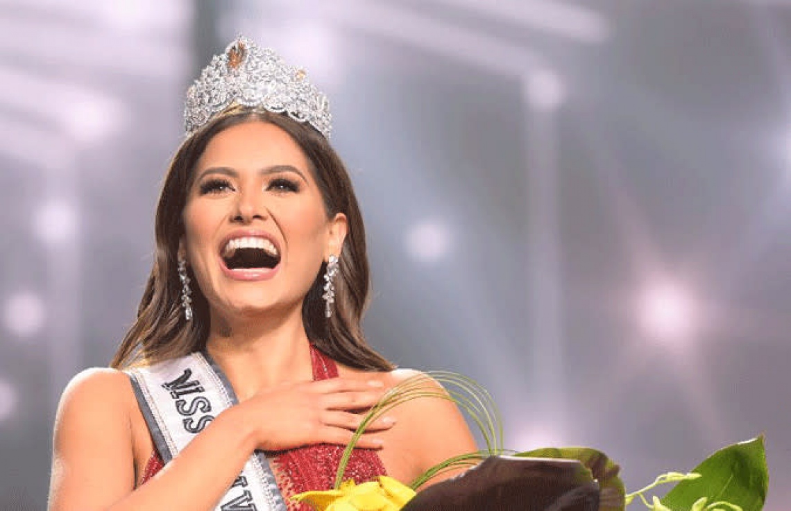 މިސް ޔުނިވާސްގެ ތާޖު މެކްސިކޯގެ ރީތީގެ ރާނީ އަށް