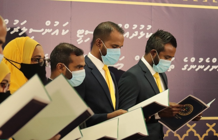 ސިޓީތަކުގެ މޭޔަރުން ހުވާކުރައްވައިފި