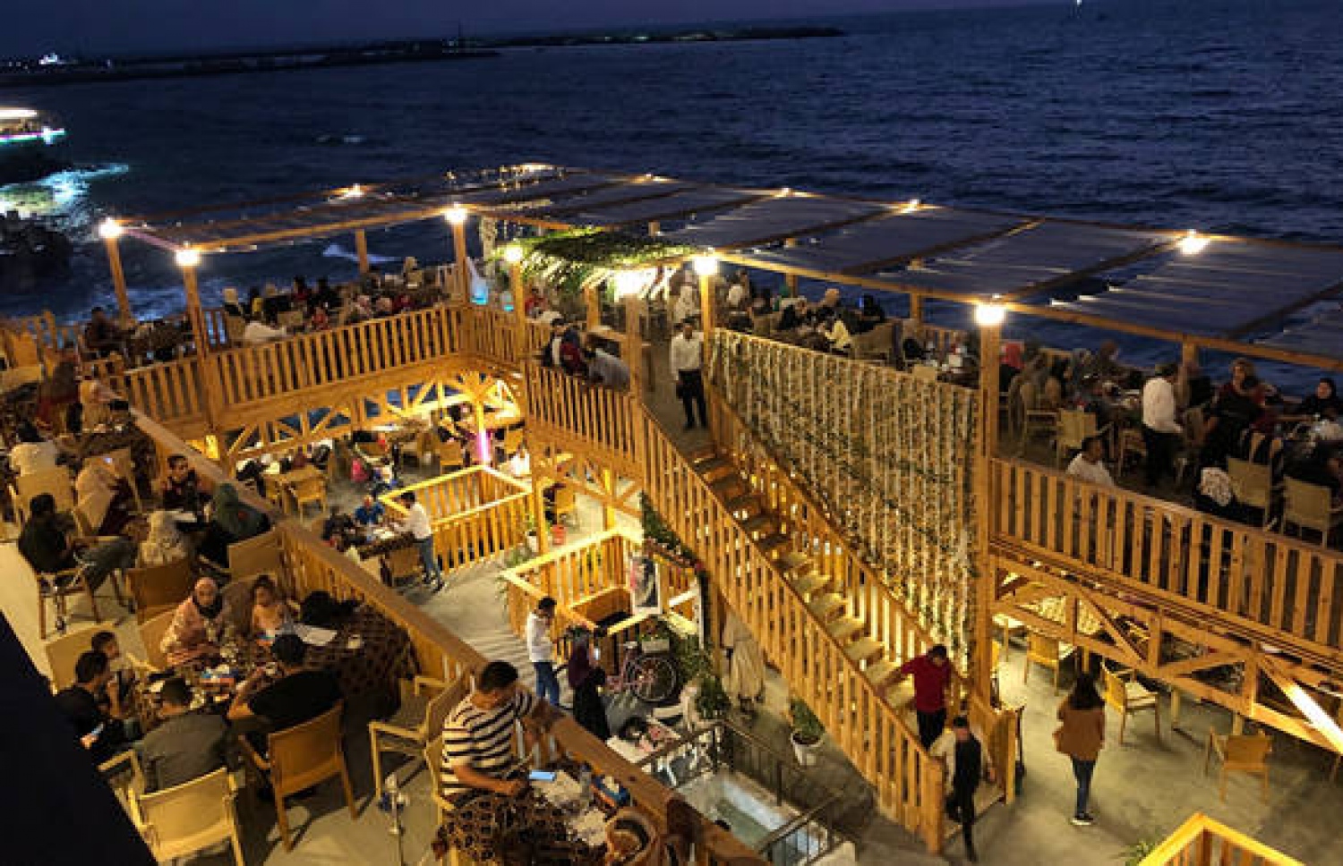 ފަލަސްތީނުގެ ގާޒާގައި ހުންނަ "ގާޒާ މޯލްޑިވްސް ރެސްޓޯރެންޓް": އިޒުރޭލުން ވަނީ ބޮންއަޅާ މިތަން ގޮއްވާލައިފި.