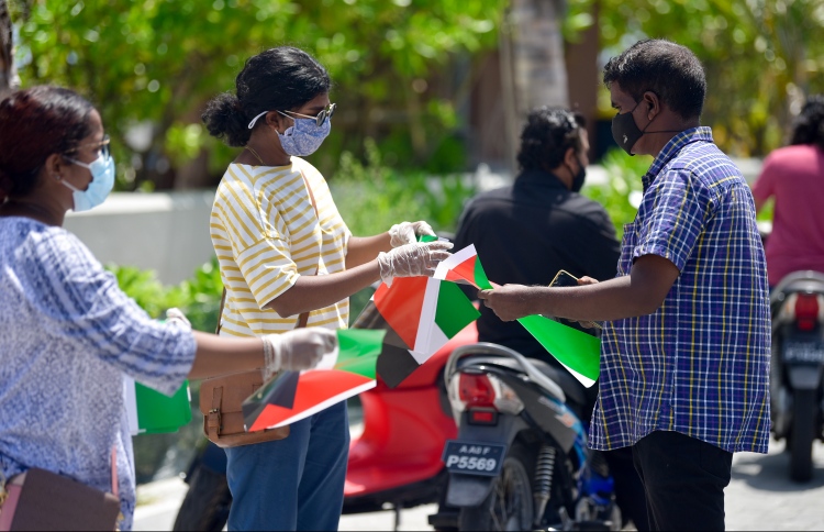 މި ޒުވާނުން ފަލަސްތީނުގެ 2،000 ދިދަ ބަހައިފި