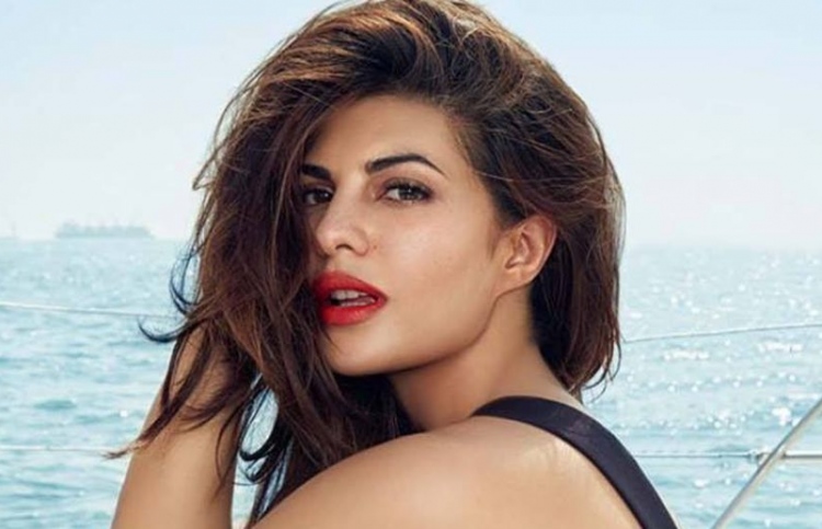 މަނީ ލޯންޑްރިންއާ ހެދި ޖެކްލީން ހައްޔަރުކޮށްފާނެ