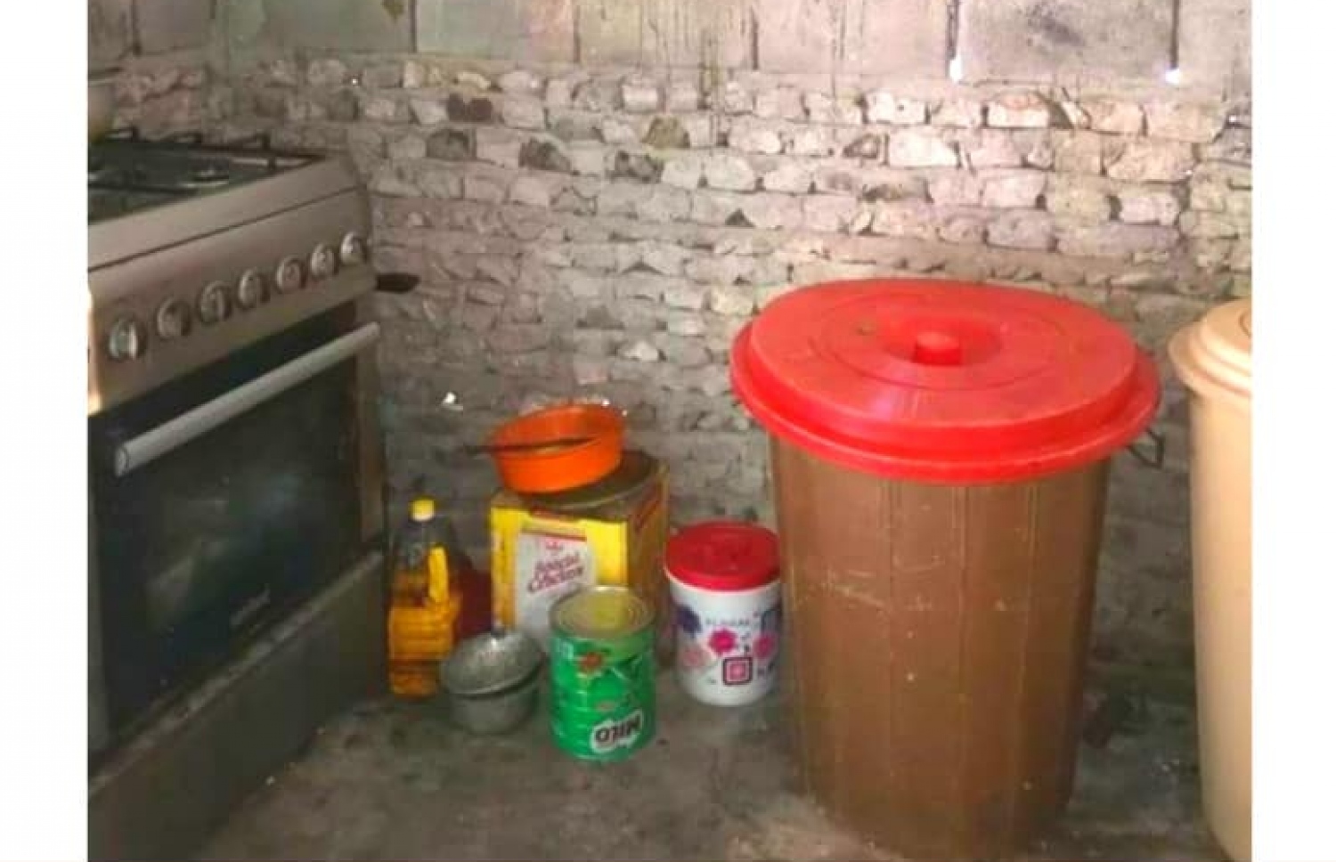 ނާޒިމާގެ ގޭގެ ބަދިގެ ތެރެ: ހިފާ ގެންގުޅެން ހުރީ މަދު އެއްޗެއް