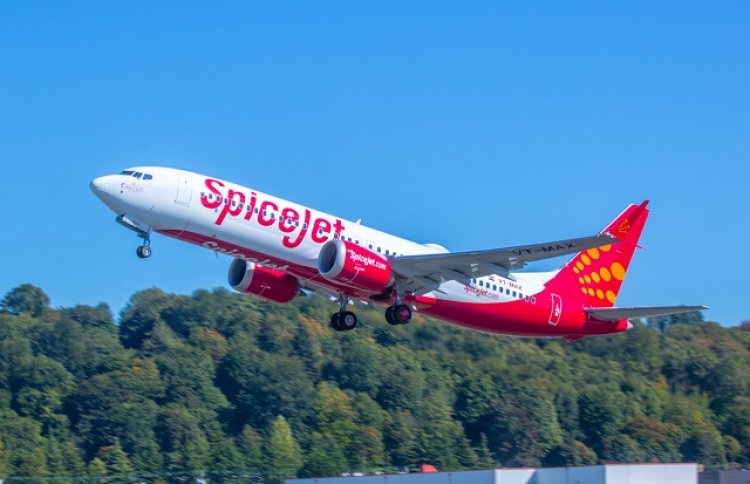 ފްލައިޓް ތެރޭގައި ކައިވެނިކުރުމުން ބޮޑު މައްސަލައަކަށް