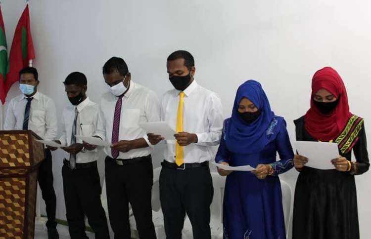 ހުވާކުރުން ފަސްކުރި ކައުންސިލަރުން މާދަމާ ހުވާކުރަނީ