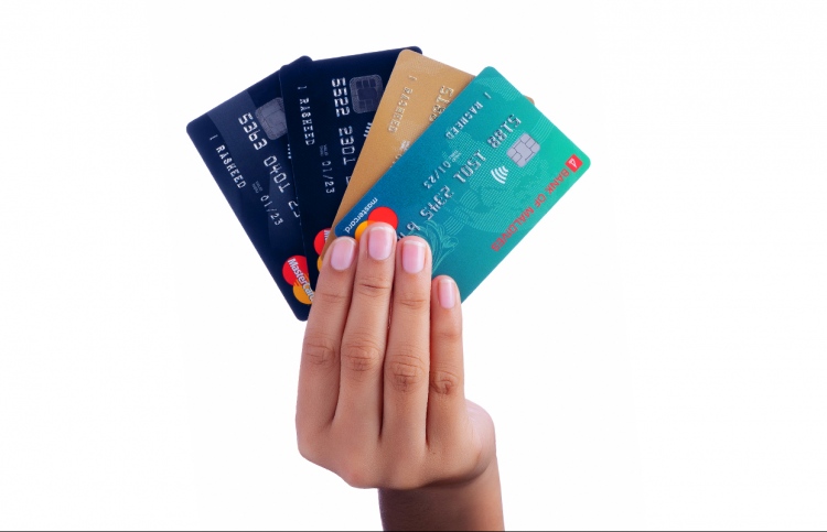 ކާޑު ލިމިޓް ނަހަމަގޮތުގައި ބޭނުންކުރާތީ އިންޒާރެއް