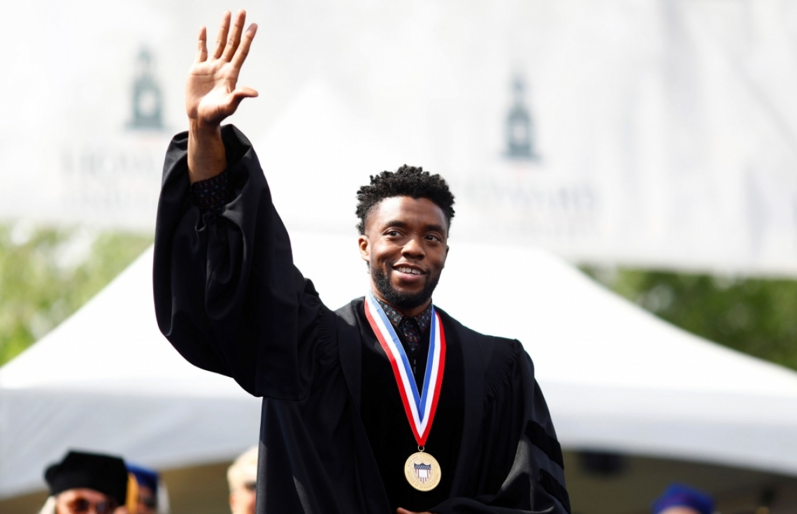 ހަވަޑް ޔުނިވަސިޓީން ބޯޒްމަންގެ ހަނދާނުގައި ޝަރަފެއް