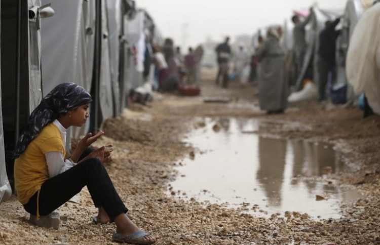 ހަނގުރާމަތެރޭ ދެ ފިރިން މަރުވެ ދަރިންނާއެކު ބިކަވެފައި