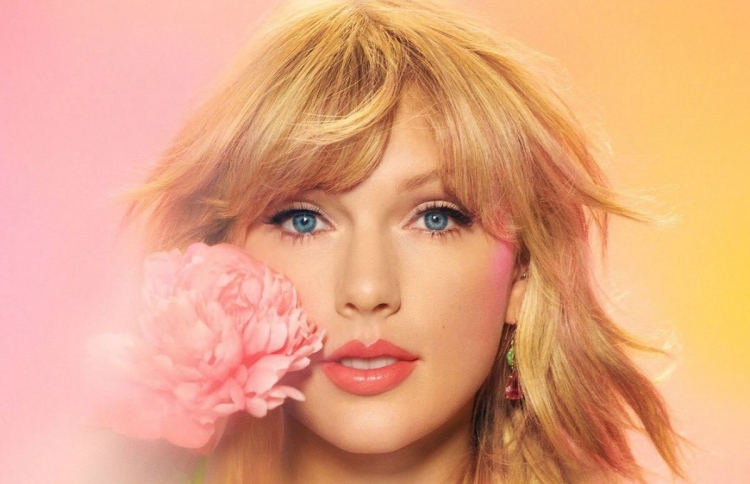 ޓޭލާ އާ ފިލްމަކަށް ސޮއިކޮށްފި