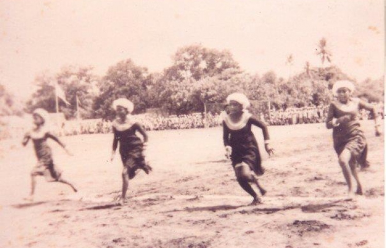 އޭރު ވެސް ބުނީ އަންހެނުން ތިބޭނީ ބަދިގެއަކު ނޫނޭ