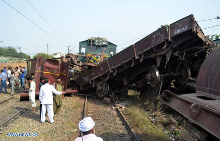 ޕާކިސްތާނުގައި ދެ ރޭލު މުޑިއަރައި 32 މަރު