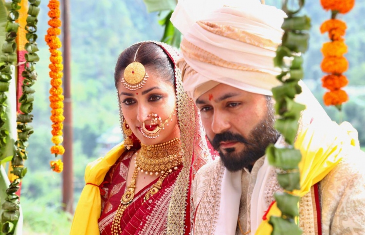 ޔާމީ އާއި ފިރިމީހާ އަދިތިޔާ.