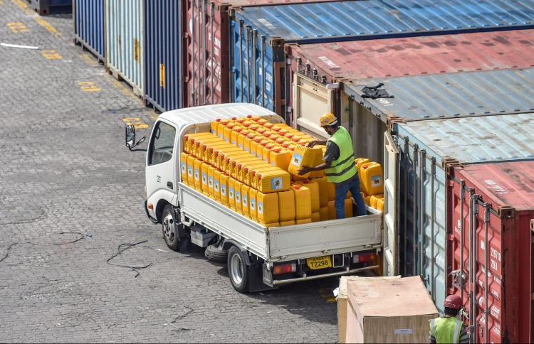 މިދިޔަ މަހު 3.8 ބިލިއަން ރުފިޔާގެ މުދާ އެތެރެކުރި