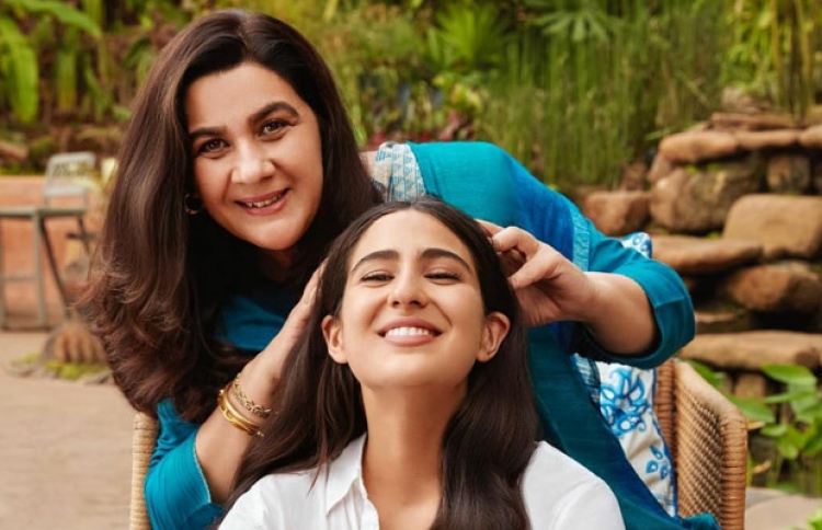 މަންމަ އަމްރިތާއާ އެކު ސާރާގެ އިޝްތިހާރެއް