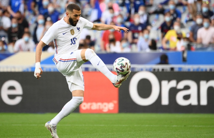 ޔޫރޯގެ ކުރިން ބެންޒެމާ އަށް އަނިޔާވެއްޖެ