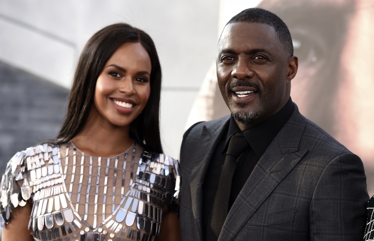 އިޑްރިސްގެ ދެމަފިރިންގެ ޕޮޑްކާސްޓް ޝޯއެއް