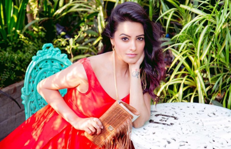 އެކްޓިންއަށް މިހާރު އިސްކަމެއް ނުދެން: އަނީތާ