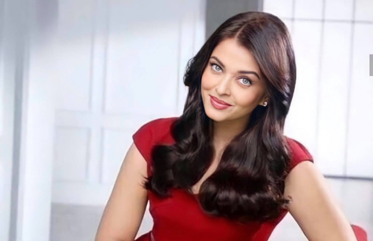 އައިޝްވާރިއާ "ޕޮނިޔިން ސެލްވަން" ކުޅޭކަން ކަށަވަރު