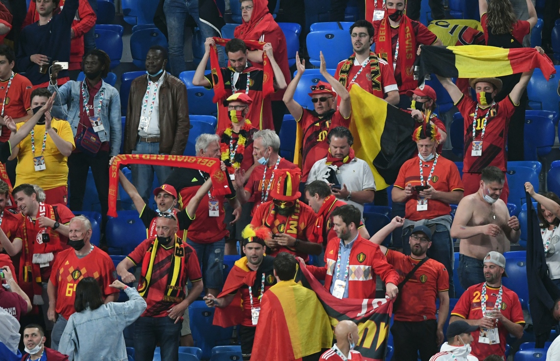 މޮސްކޯ: ޖޫން 13، 2021: ޔޫރޯ 2020 ގެ ބެލްޖިއަމް އަދި ރަޝިއާ ބައްދަލުކުރި މެޗު ނިންމާލުމުން، ބެލްޖިއަމްގެ ސަޕޯޓަރުން އުފާފާޅުކުރަނީ: މި މެޗުގައި ބެލްޖިއަމް ވަނީ 0-3 އިން ރަޝިޔާ މައްޗަށް ކުރިހޯދާފައި.-- ފޮޓޯ: އޭއެފްޕީ