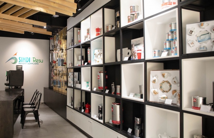 "އިލީ" ކޮފީގެ ފުލް ރޭންޖް މިހާރު ސިމްޑީން