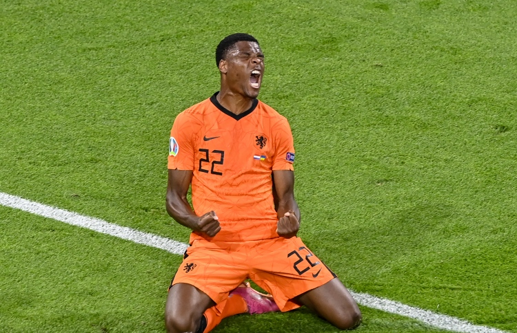 ނެދަލޭންޑްސް އަށް ފަހު ވަގުތު މޮޅެއް