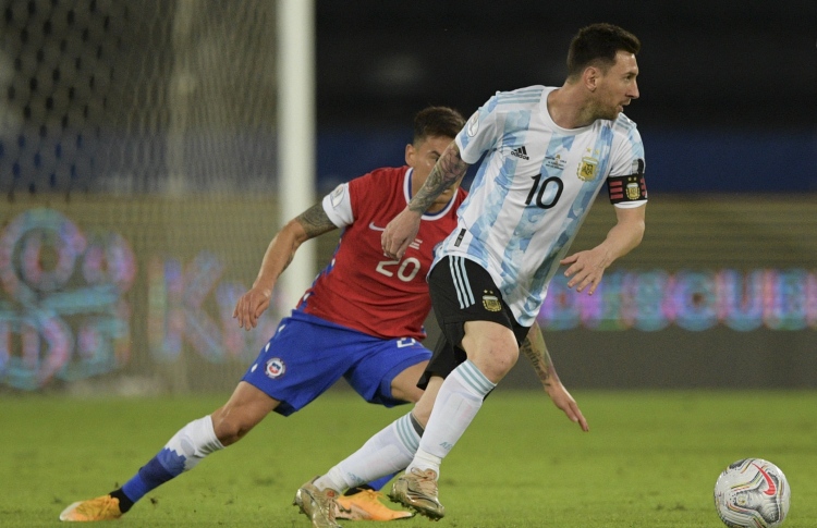 ޗިލީން އާޖެންޓީނާ ހިފަހައްޓައިފި