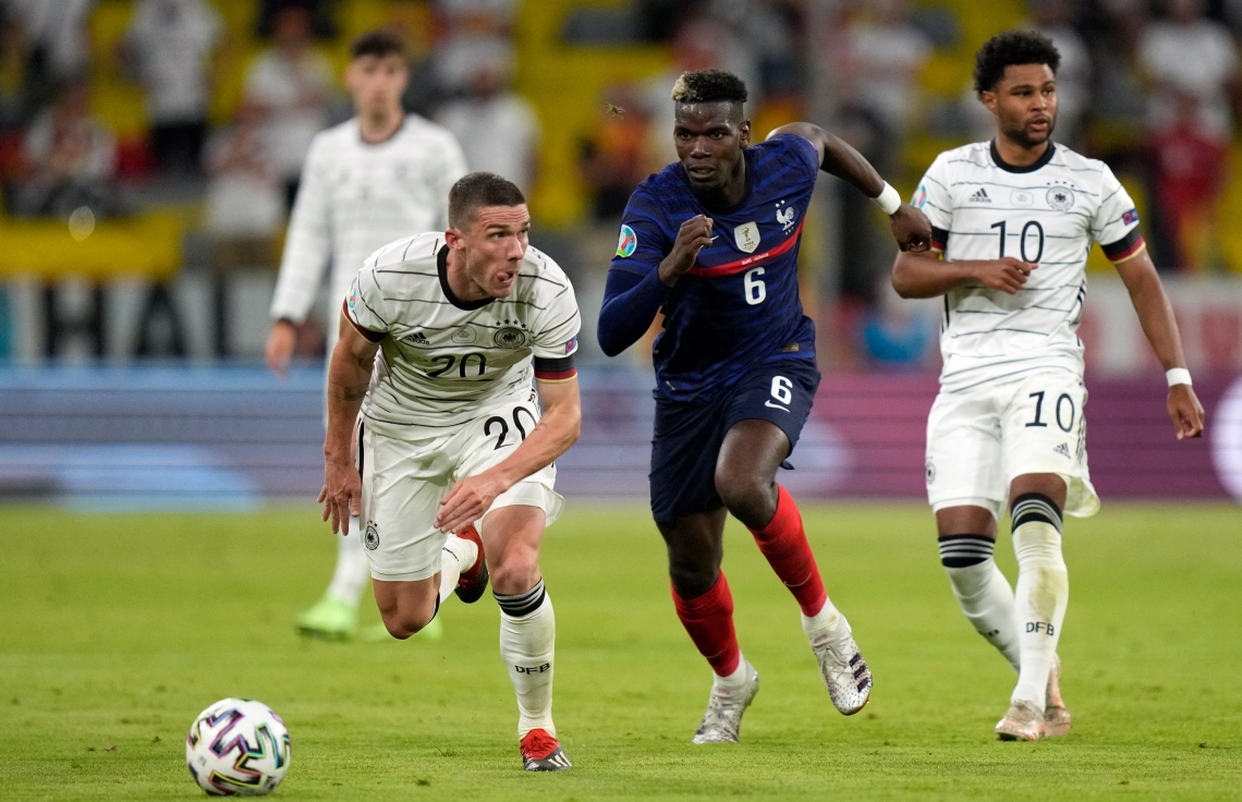 މިއުނިކް: ޖޫން 16، 2021: ޔޫރޯ 2020ގެ ގުރޫޕް އެފްގައި ފްރާންސް އާއި ޖަރުމަން ބައްދަލުކުރި މެޗުގައި ޖަރުމަނުގެ ޑިފެންޑަރު ރޮބިން ގޯސެންސް(ވ) ބޯޅައިގެ ޖަހަނީ: މި ޗުގައި ޖަރުމަނު އަތުން 0-1 ން ފްރާންސް ވަނީ ކުރިހޯދާފައި.-- ފޮޓޯ: އޭއެފްޕީ