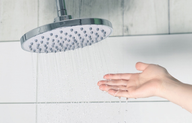 ޝަވަރު ބެދުނީމާ ލާންވީ ވިނިގާ ފެނަށް