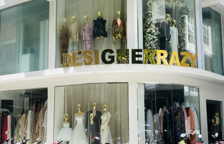 "ޑިޒައިނާ ރަޒީ" އިން މިހާރު ލަގްޒަރީ ފޮތި ލިބޭނެ