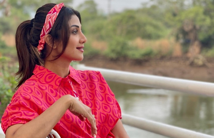 ބޮލީވުޑްގެ ޚަބަރުތައް ކުރުކޮށް