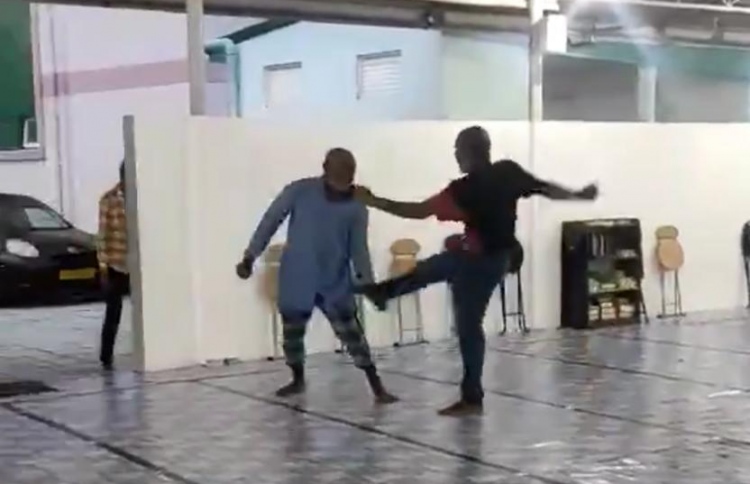 މިސްކިތެއްގައި މާރާމާރީ ހިންގި މައްސަލައެއް ބަލަނީ