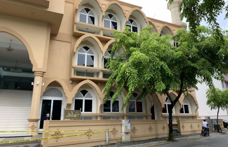 ބައެއް މިސްކިތްތަކުގައި ޖަމާއަތުގައި ހުކުރުނަމާދު ކޮށްފި