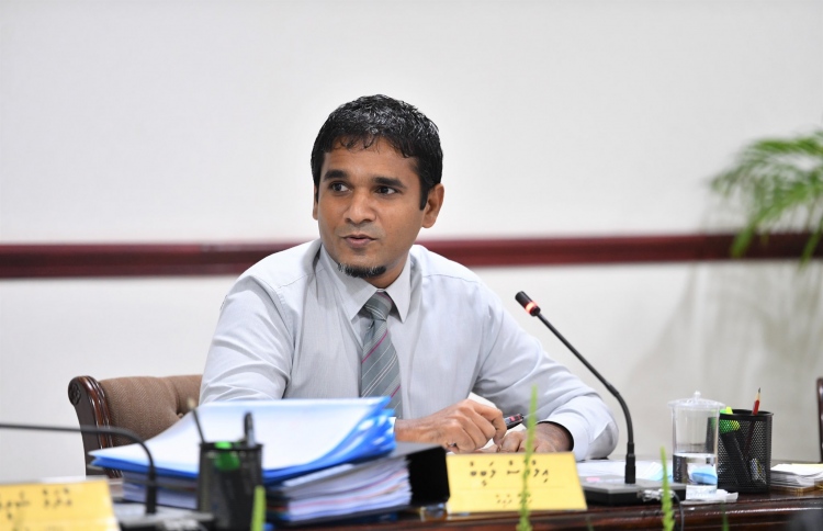 އިލްޔާސް، އިންކުއަރީ ކޮމިޓީ އަށް ހާޒިރުކޮށްފި