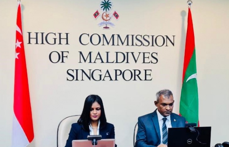 ސިންގަޕޫރުގެ ޓޫރިސްޓުންނަށް ރާއްޖެ ހުޅުވައިލަނީ