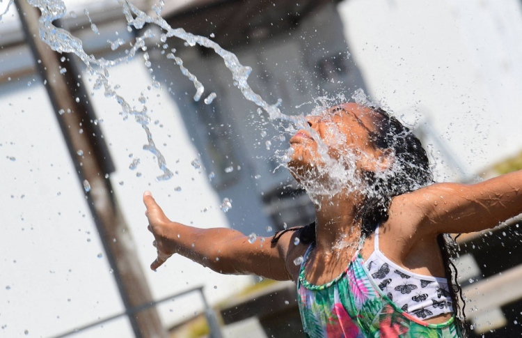 ހޫނު ރޯޅީގެ މަރުތަކަށް ފަހު އަލިފާން ރޯވުމުގެ ބިރު