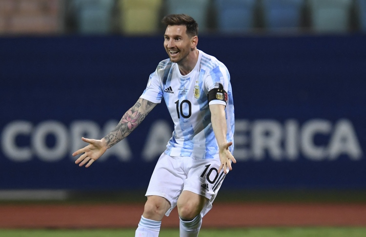 މެސީ ދިޔައީ ޕެނަލްޓީއަށް، ލަނޑު ޖެހީ މޮޅު ފްރީކިކުން