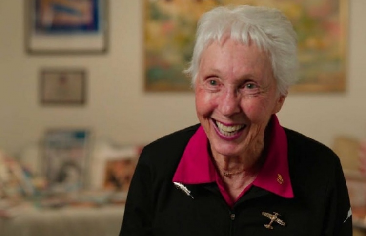 ބެޒޯސްއާ އެކު ޖައްވަށް ދާ ދުވަސްވީ މީހާ އަކީ ކާކު؟