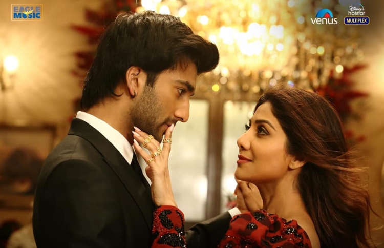 ބޮލީވުޑްގެ ޚަބަރުތައް ކުރުކޮށް