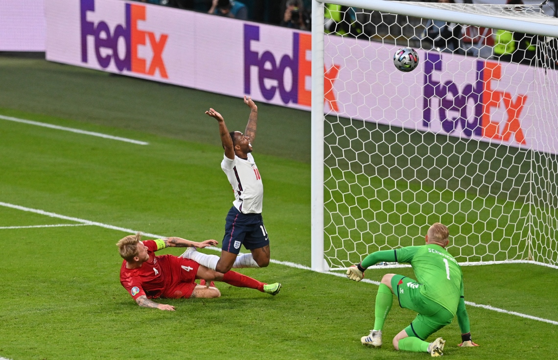 ލަންޑަން - ޖުލައި 7، 2021: ޔޫރޯ ސެމީ ފައިނަލްގައި ޑެންމާކް ކޮޅަށް އިންގްލެންޑުގެ ފުރަތަމަ ލަނޑު ޖަހަނީ: ޑެންމާކް އަތުން 2-1 އިން މޮޅުވި އިންގްލެންޑް ފައިނަލްގައި ބައްދަލު ކުރާނީ އިޓަލީއާ. --ފޮޓޯ:އޭއެފްޕީ