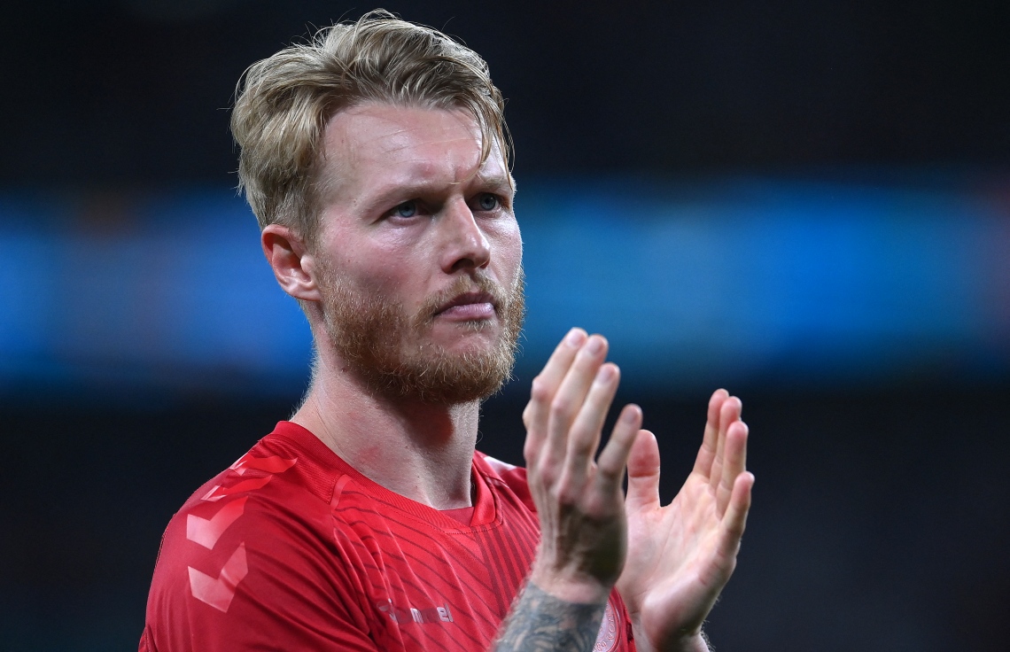 ލަންޑަން - ޖުލައި 7، 2021: ޔޫރޯ ސެމީ ފައިނަލްގައި އިންގްލެންޑާ ދެކޮޅަށް ކުޅުނު މެޗަށް ފަހު ޑެންމާކުގެ ޑިފެންޑަރު ސިމޮން ކެއާ: ޑެންމާކު އަތުން 2-1 އިން މޮޅުވި އިންގްލެންޑް ފައިނަލްގައި ބައްދަލު ކުރާނީ އިޓަލީއާ. --ފޮޓޯ:އޭއެފްޕީ